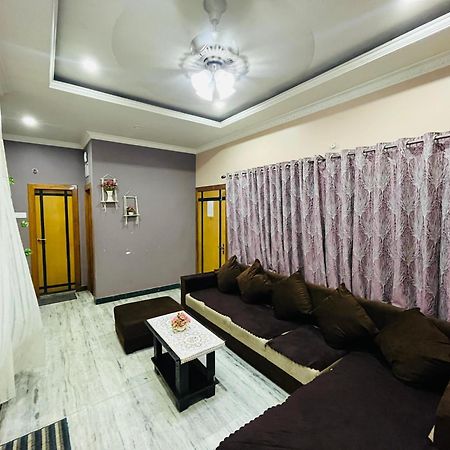 The Q3 Inn 구와하티 외부 사진