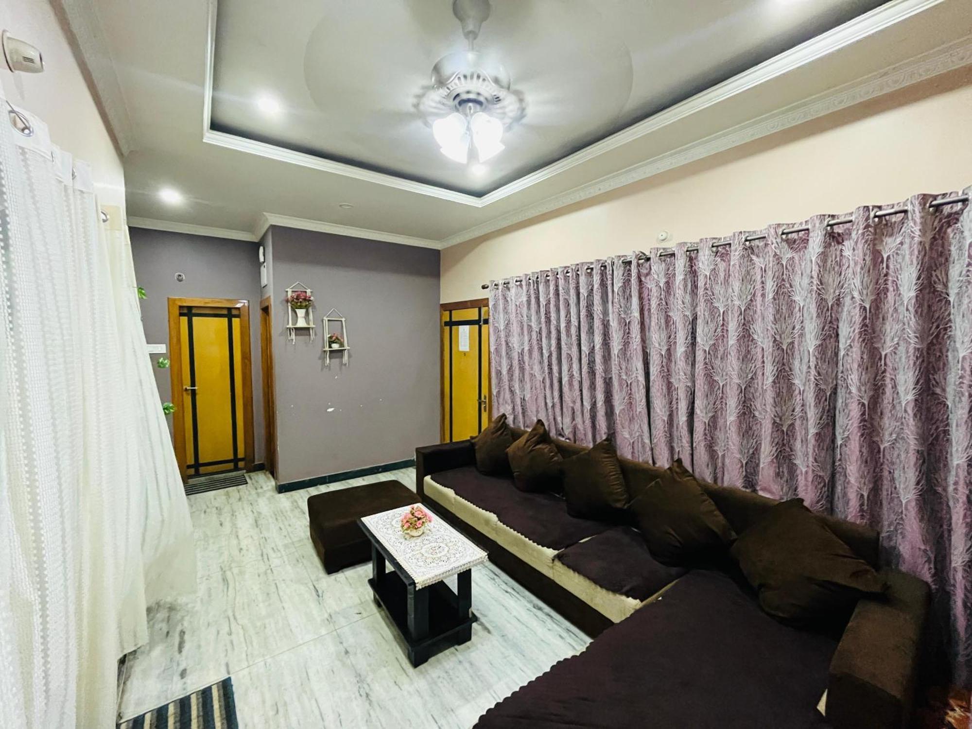 The Q3 Inn 구와하티 외부 사진
